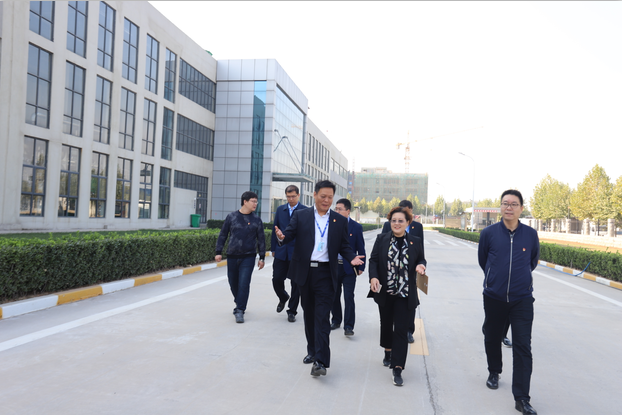 鄭州二七區(qū)委組織部常務副部長王波一行 蒞臨我公司考察指導黨建工作