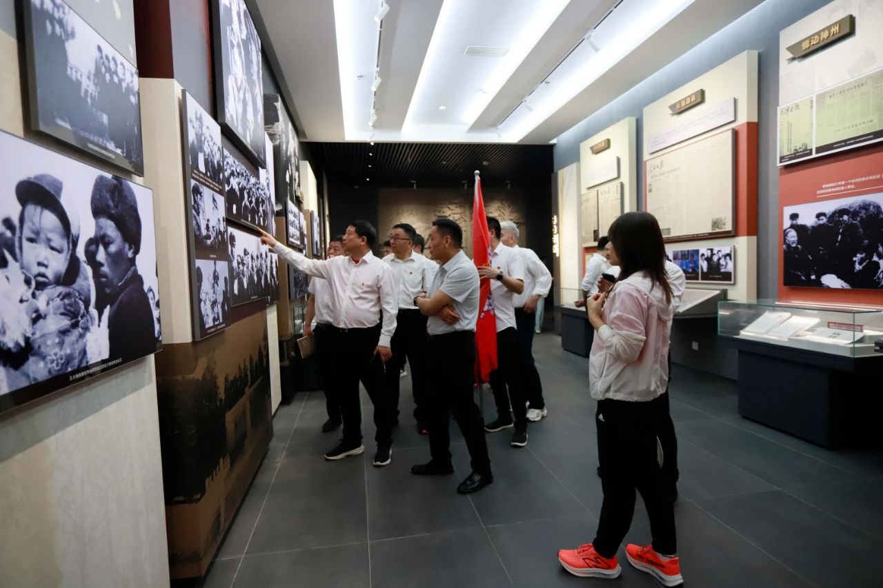 砥礪初心使命，汲取奮進力量丨花花牛乳業(yè)集團黨委組織開展學(xué)習(xí)“焦裕祿精神”主題黨日活動