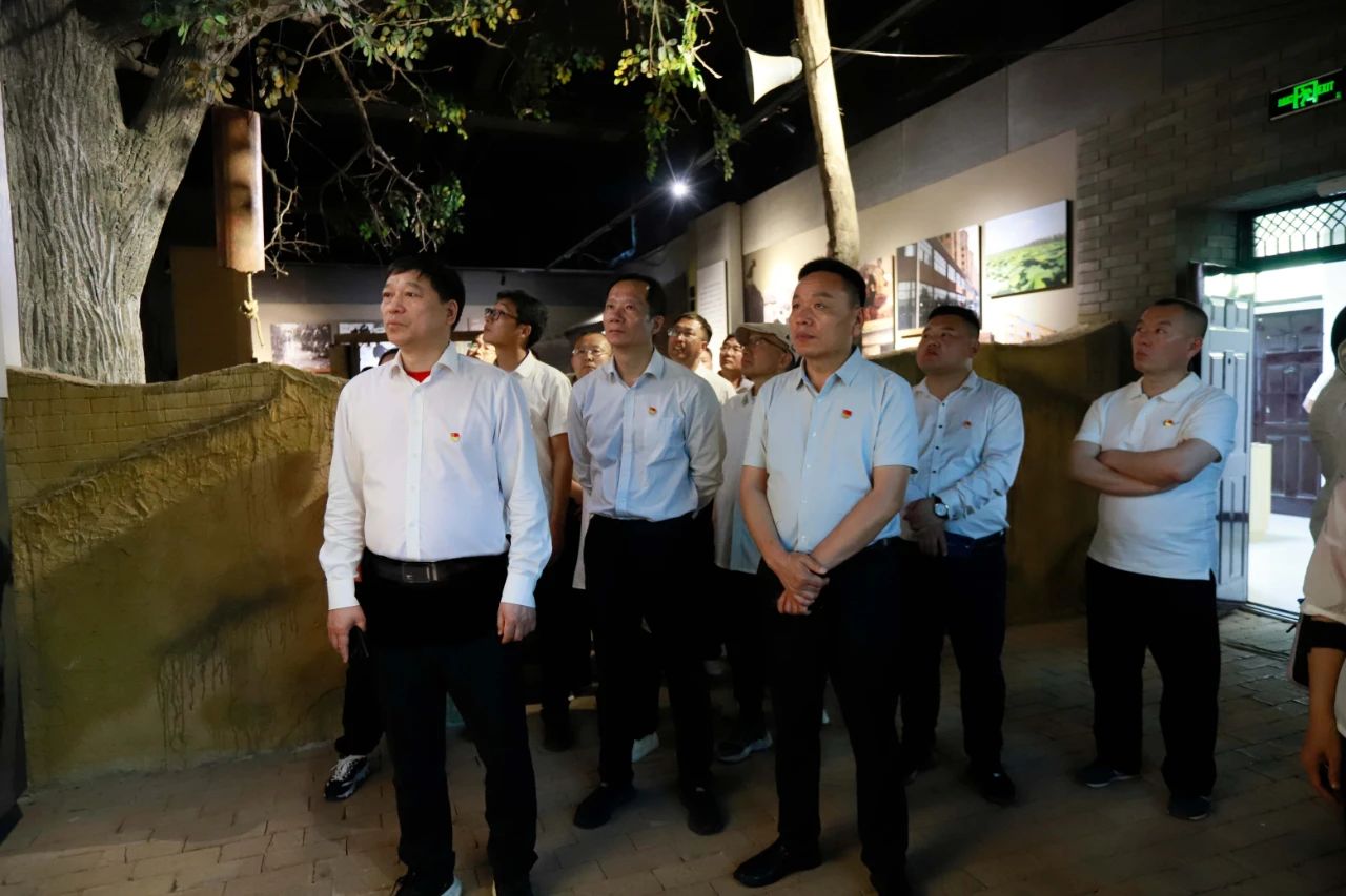 砥礪初心使命，汲取奮進力量丨花花牛乳業(yè)集團黨委組織開展學(xué)習(xí)“焦裕祿精神”主題黨日活動