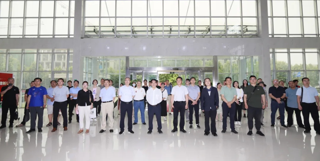 花花牛丨中國(guó)人民大學(xué)河南校友會(huì)蒞臨花花牛參觀座談