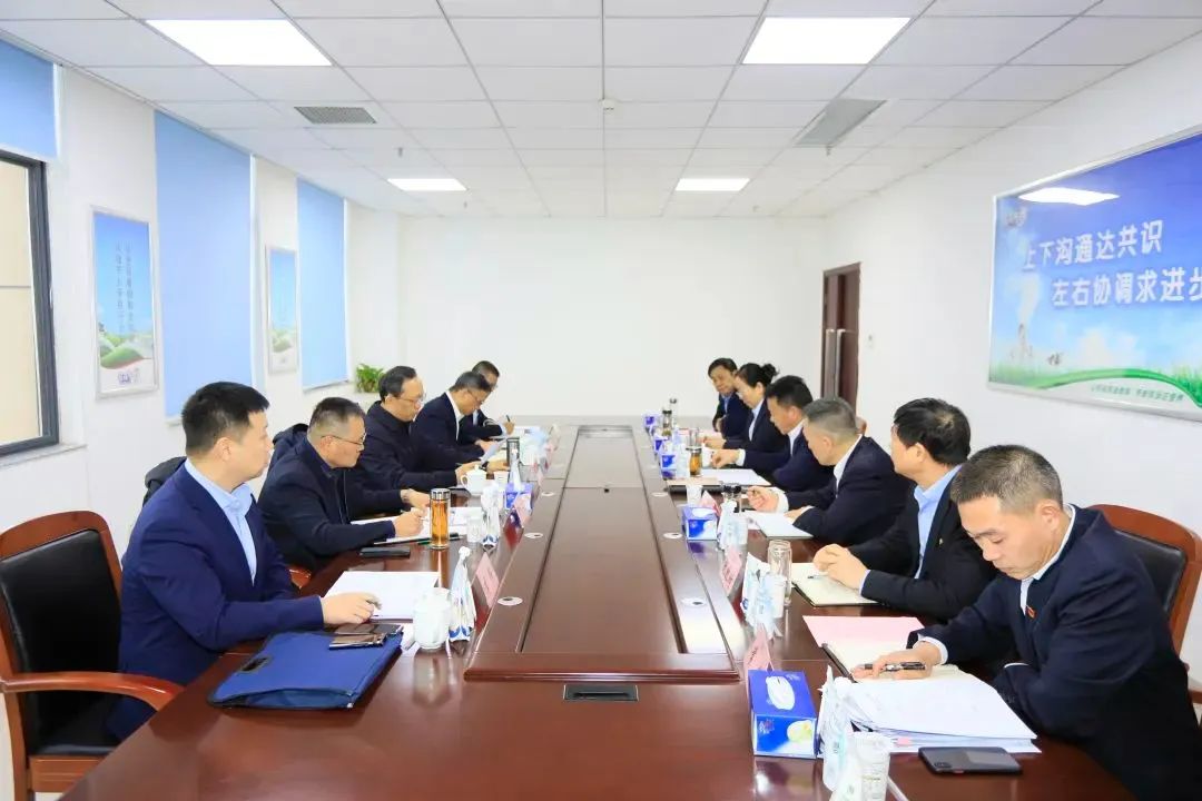 省政府國(guó)資委黨委書記、主任李濤一行到花花牛乳業(yè)集團(tuán)調(diào)研