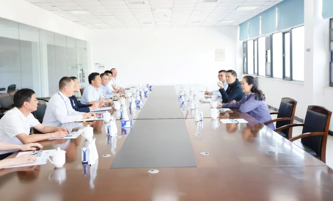 快樂(lè)過(guò)“雙節(jié)”，安全不放假｜河南農(nóng)投集團(tuán)黨委書(shū)記、董事長(zhǎng)李曉寰一行蒞臨花花牛乳業(yè)集團(tuán)開(kāi)展“雙節(jié)”安全生產(chǎn)大檢查活動(dòng)并慰問(wèn)一線職工、