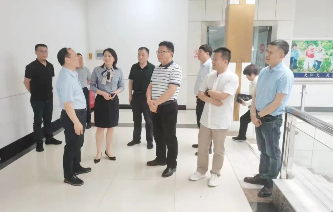 參觀拓思路 交流促發(fā)展 | 集團(tuán)領(lǐng)導(dǎo)參加中乳協(xié)第二十九次年會(huì)暨中國(國際)乳業(yè)技術(shù)博覽會(huì)并到江西陽光乳業(yè)參觀座談 參觀拓思路 交流促發(fā)展 | 集團(tuán)領(lǐng)導(dǎo)參加中乳協(xié)第二十九次年會(huì)暨中國(國際)乳業(yè)技術(shù)博覽會(huì)并到江西陽光乳業(yè)參觀座談