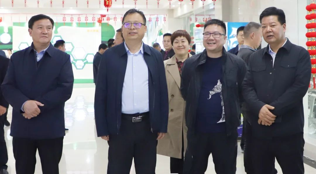 花花牛丨駐馬店市遂平縣政協(xié)黨組書記、主席張衛(wèi)東一行蒞臨花花牛魯山瑞亞牧場(chǎng)參觀