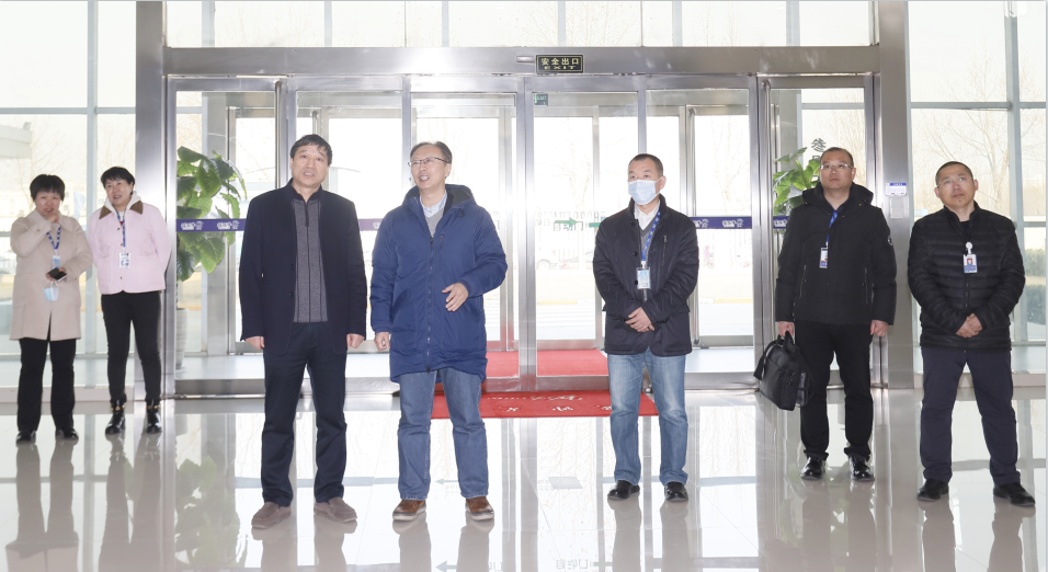 花花牛丨東北農(nóng)大食品學(xué)院院長、中原食品實驗室首席科學(xué)家姜毓君教授蒞臨花花牛乳業(yè)集團調(diào)研