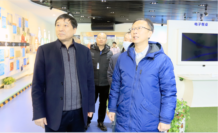 花花牛丨東北農(nóng)大食品學(xué)院院長、中原食品實驗室首席科學(xué)家姜毓君教授蒞臨花花牛乳業(yè)集團調(diào)研