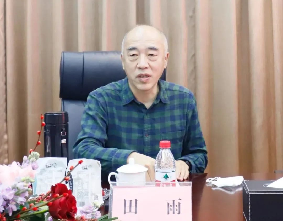 新年開新局 合作促發(fā)展丨佳木斯市委常委、副市長閆志剛一行蒞臨花花牛乳業(yè)集團及佳田企業(yè)考察座談