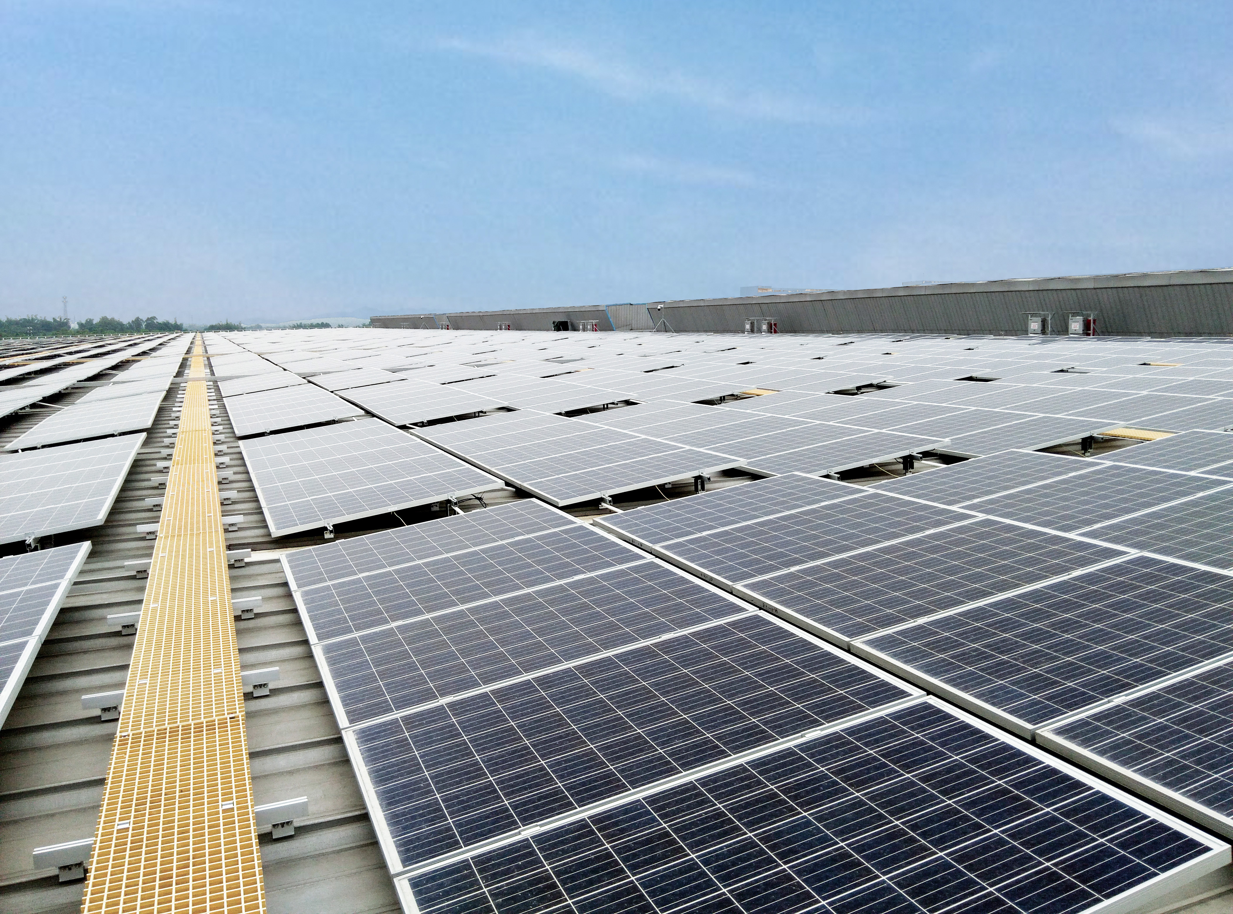 花花牛乳業(yè)集團(tuán)與國電河南新能源有限公司舉行光伏項(xiàng)目合作開發(fā)簽約儀式