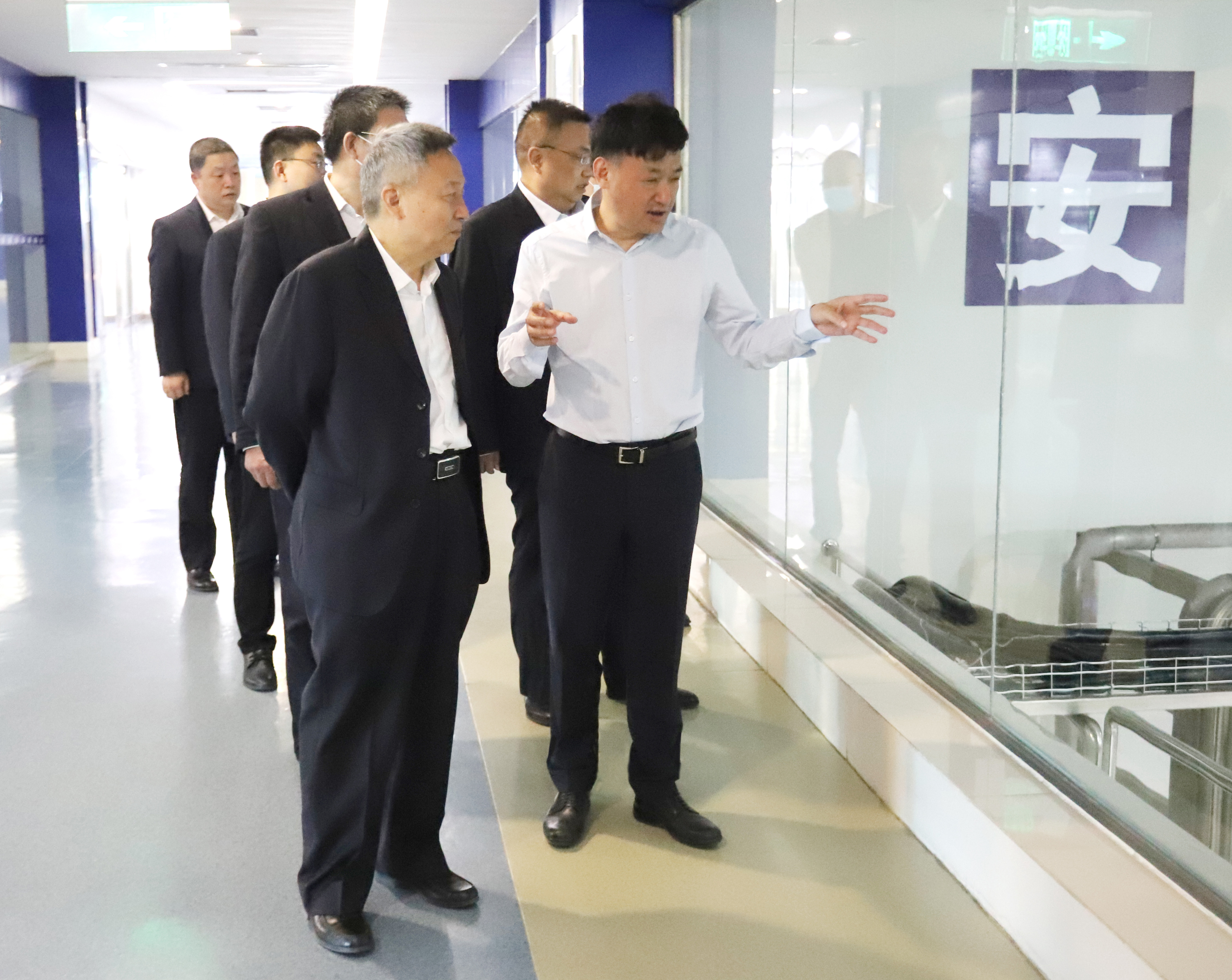 花花牛乳業(yè)集團(tuán)與國電河南新能源有限公司舉行光伏項(xiàng)目合作開發(fā)簽約儀式