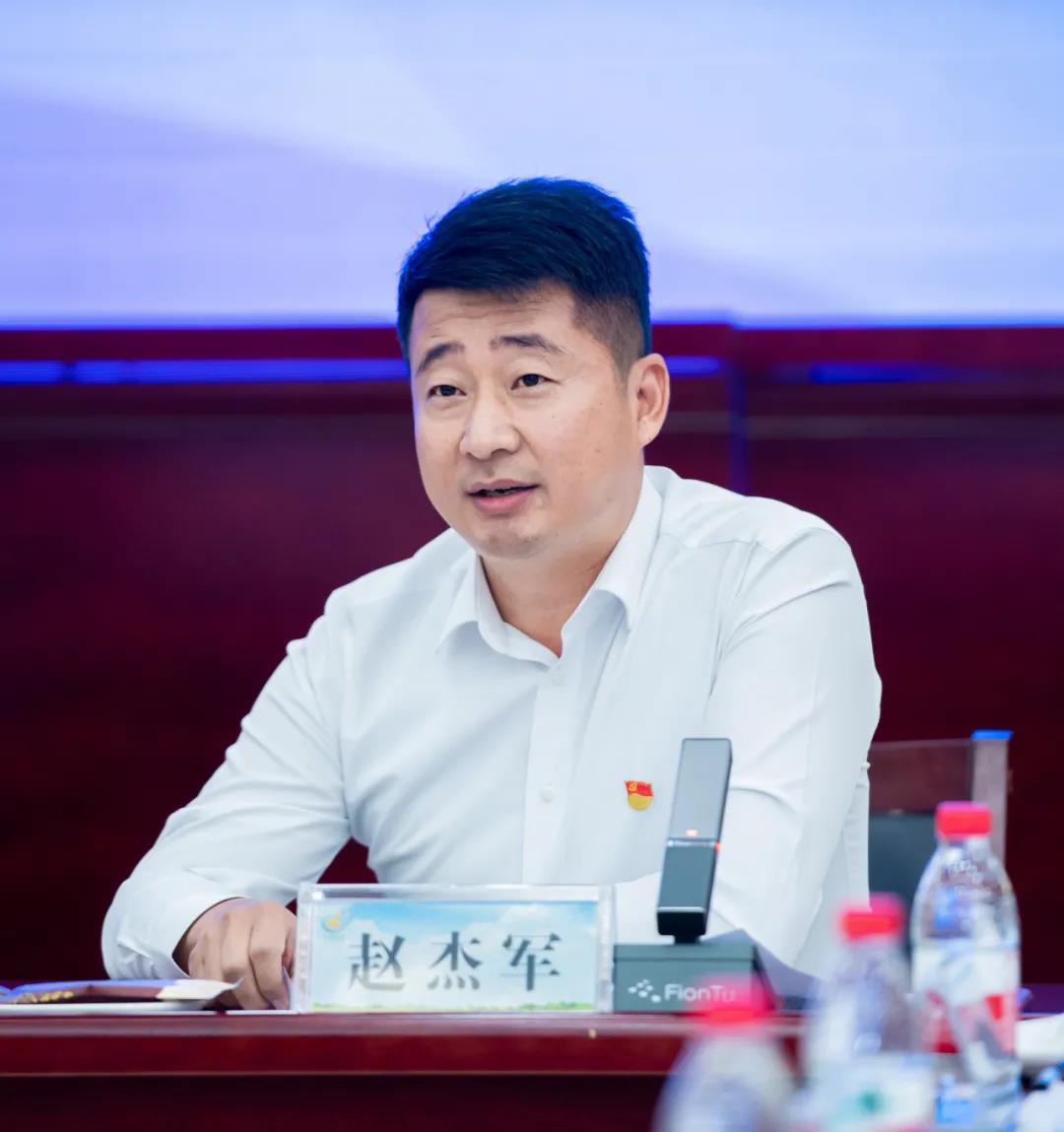 花花牛| 蘭考縣人民政府與蒙牛、花花牛達(dá)成戰(zhàn)略合作 助力河南奶業(yè)高質(zhì)量發(fā)展