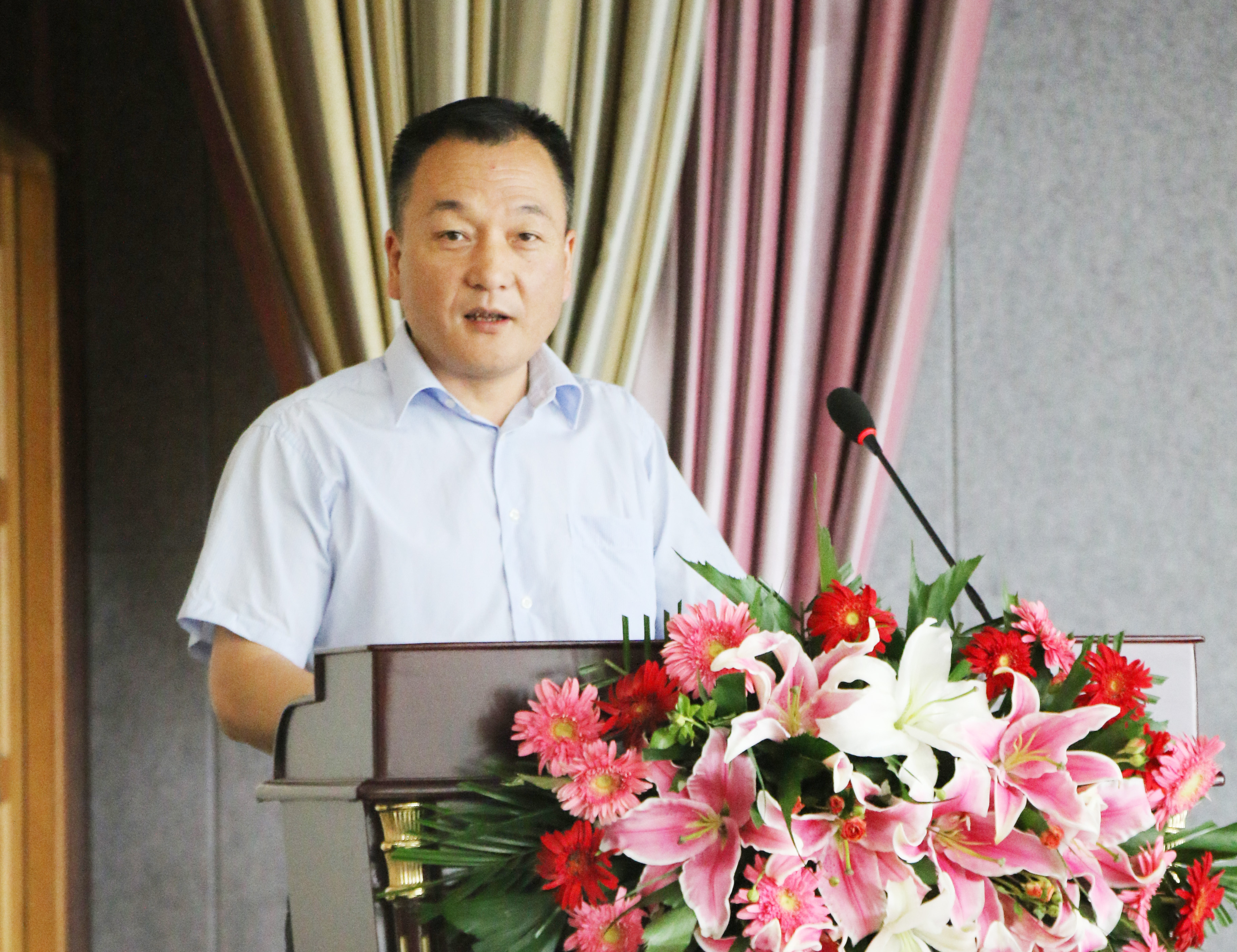 揚(yáng)帆再起航 | 花花牛乳業(yè)集團(tuán)養(yǎng)殖、飼料事業(yè)部2019上半年總結(jié)表彰暨下半年工作部署大會(huì)隆重召開