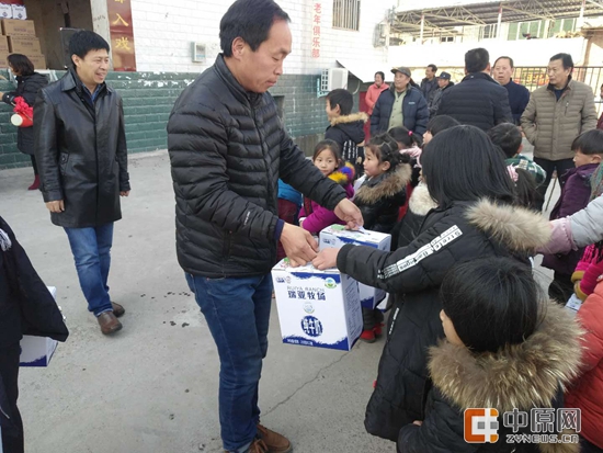 花花牛暖冬公益行走進(jìn)汝州活動(dòng)啟動(dòng) 花花牛暖冬公益行走進(jìn)汝州活動(dòng)啟動(dòng)