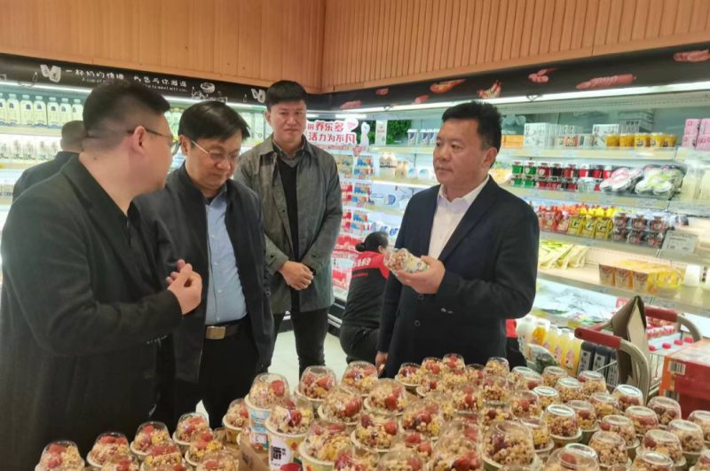 走訪調(diào)研拓市場 凝心聚力謀發(fā)展--花花牛乳業(yè)集團黨委書記、董事長唐洪峰一行走訪銷售終端