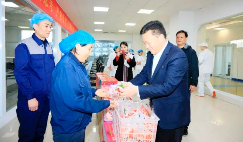 新春慰問送關(guān)懷——集團黨委書記、董事長慰問春節(jié)期間堅守崗位的一線職工
