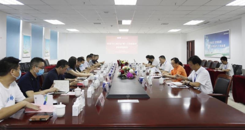 河南省“萬人助萬企”活動(dòng)第 一工作組 蒞臨花花牛乳業(yè)集團(tuán)調(diào)研