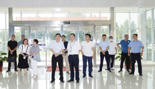 快訊|鄭州市二七區(qū)委副書記、區(qū)長虎榮鑫蒞臨河南花花牛乳業(yè)集團調(diào)研