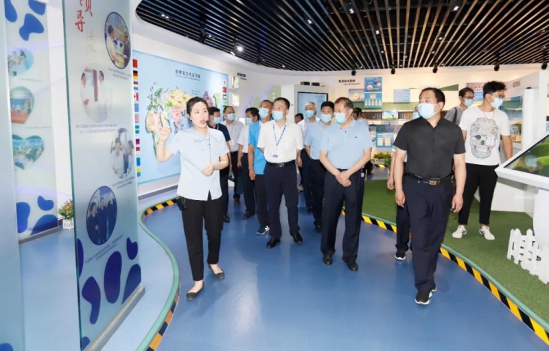 鄭州市安全生產(chǎn)雙重預(yù)防體系建設(shè)現(xiàn)場觀摩會在花花牛乳業(yè)集團鄭州分公司召開