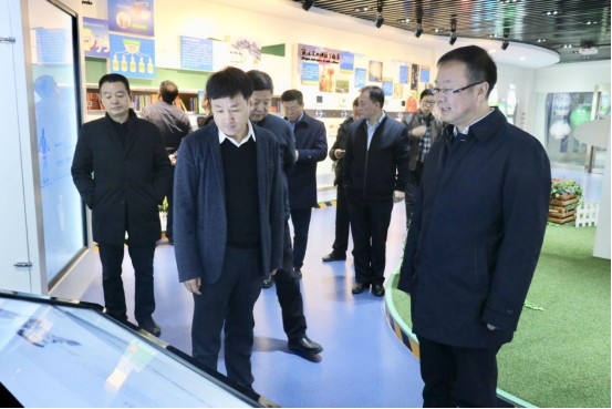 寧夏回族自治區(qū)農(nóng)業(yè)農(nóng)村廳黨組書(shū)記、廳長(zhǎng)王剛一行蒞臨花花牛乳業(yè)集團(tuán)調(diào)研