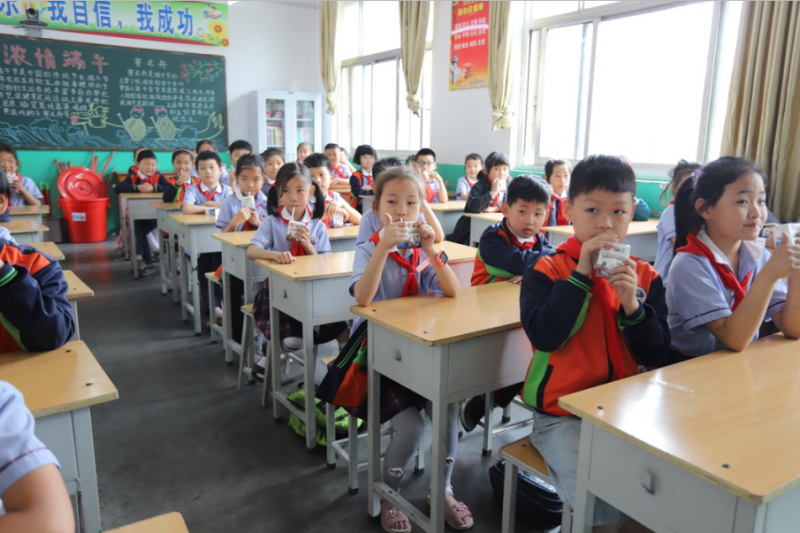 做好一杯放心奶 ——“花花?！背砷L(zhǎng)記