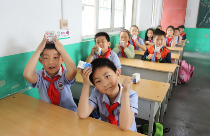 花花牛|六一關(guān)愛兒童，讓愛灑滿人間